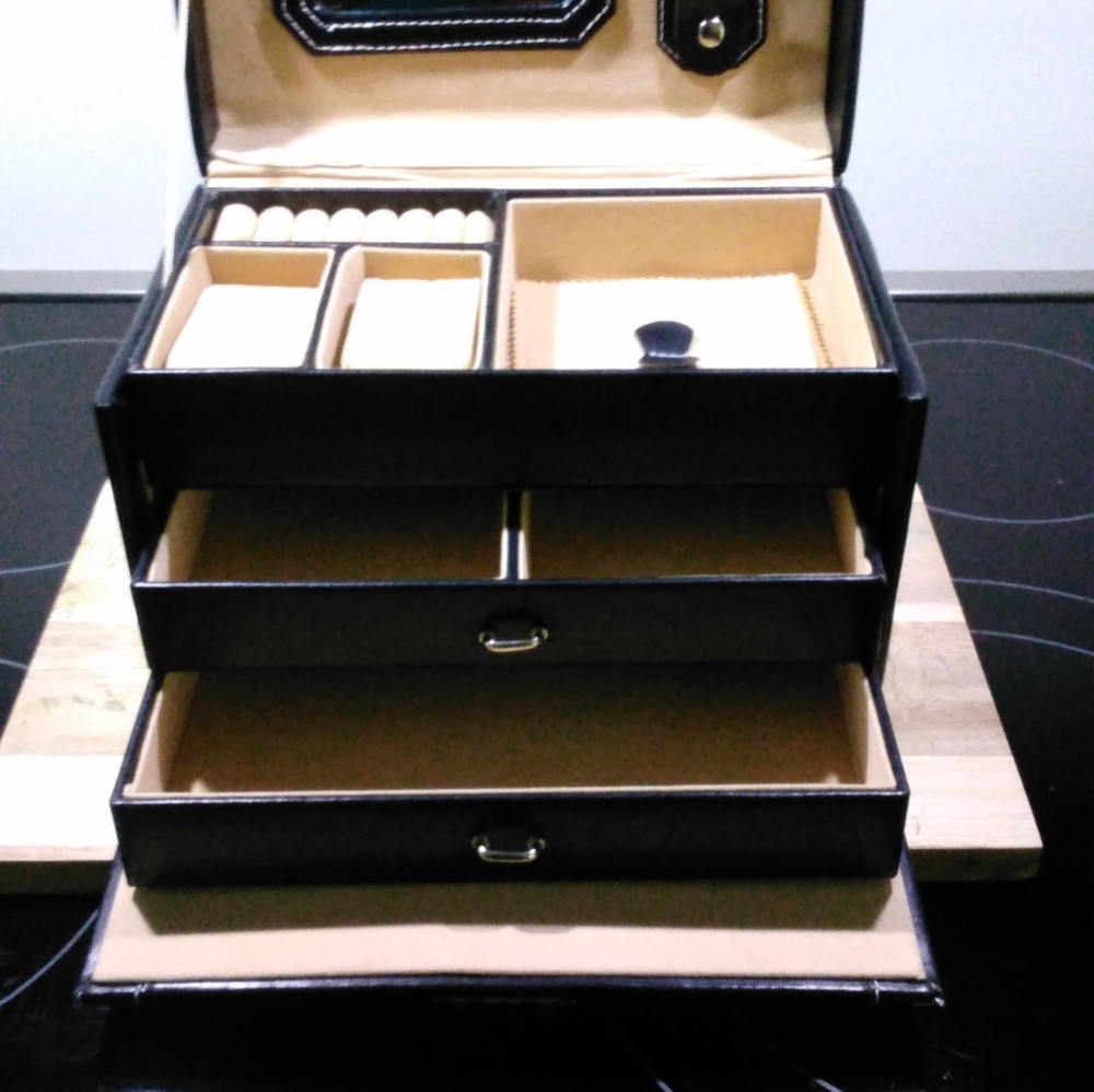 Jewelry/Storage Box - Picture 2 of 3